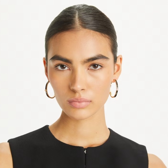 NWT! 🔥🔥Tory Burch Ivory Enamel Hoop Earrings - Picture 3 of 8